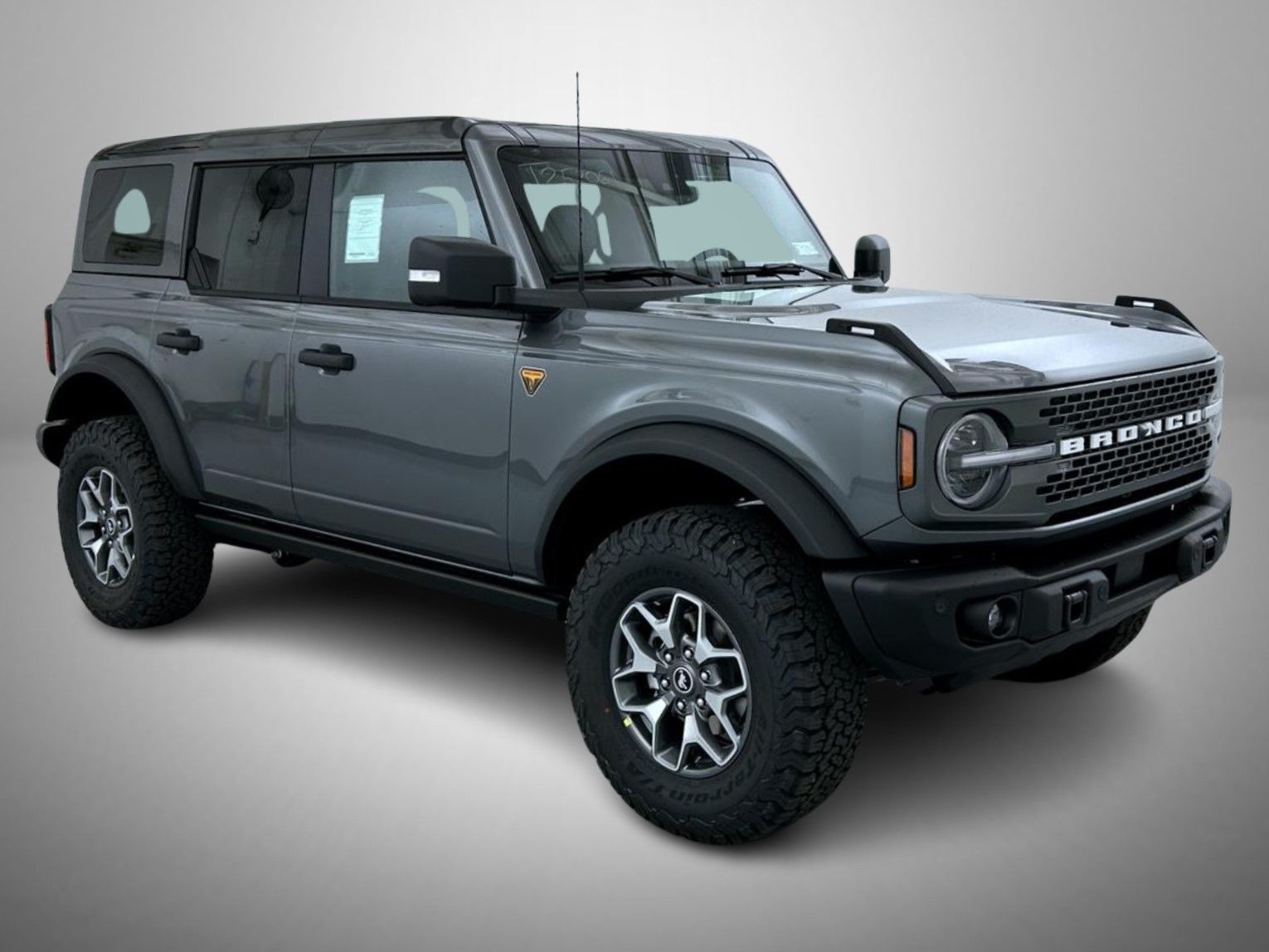 2025 Ford Bronco Badlands photo 3