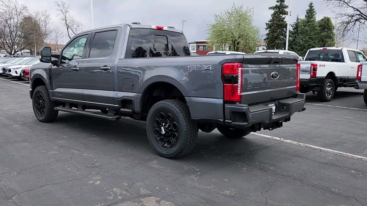 2025 Ford F-350 Lariat photo 4