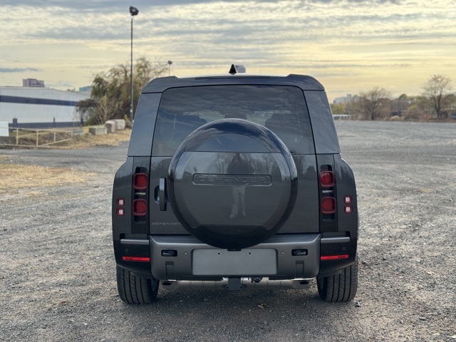 2024 Land Rover Defender 130 Outbound photo 4