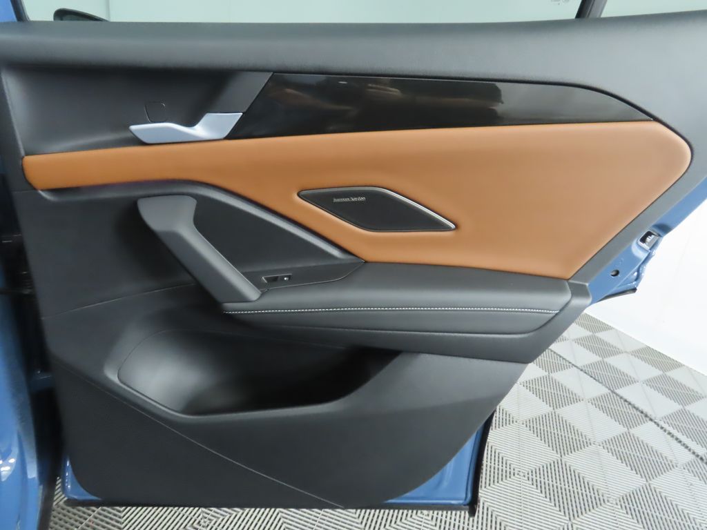 2025 Volkswagen Tiguan SEL R-Line Black photo 26