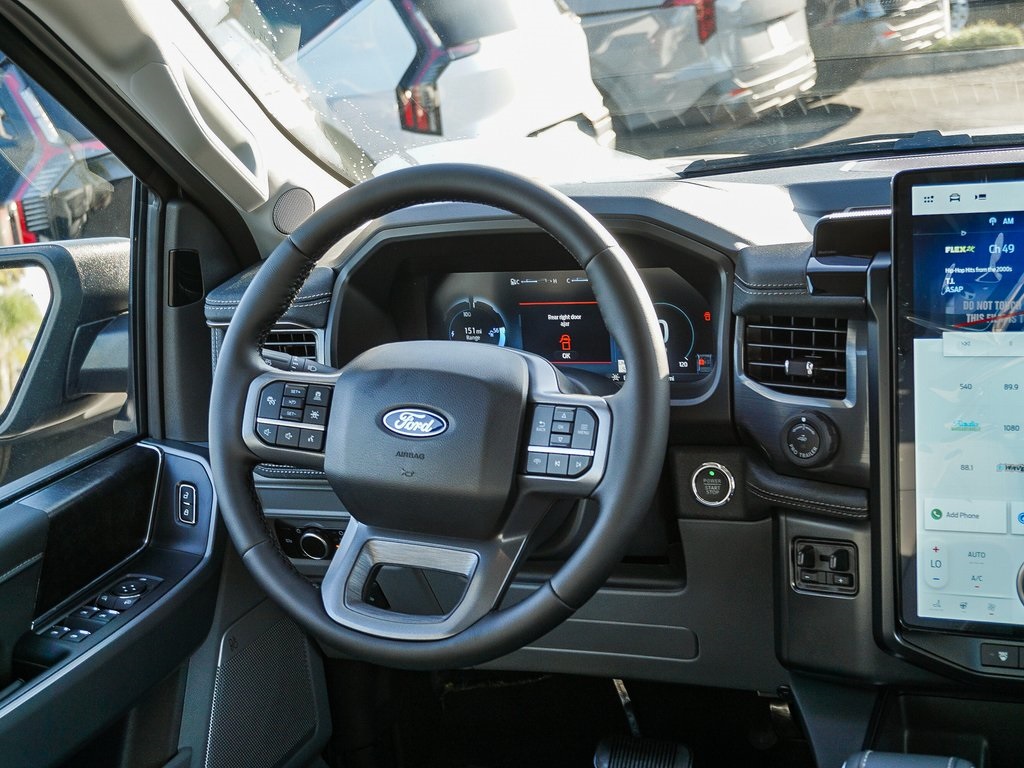 2025 Ford F-150 Lightning photo 14