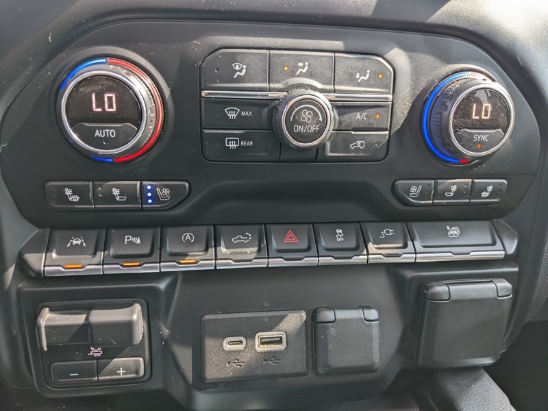 2019 Chevrolet Silverado 1500 High Country photo 16