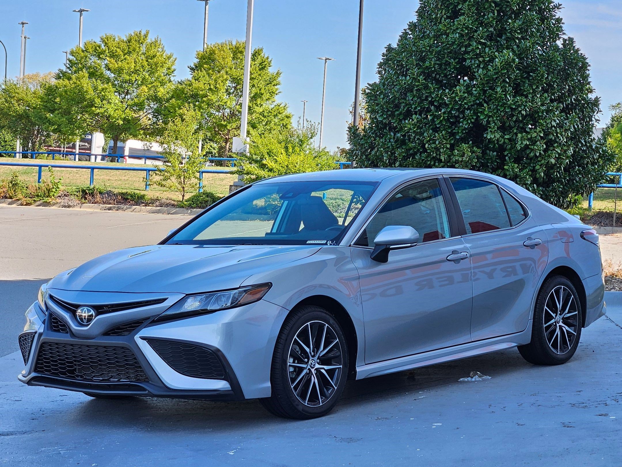2024 Toyota Camry SE photo 3