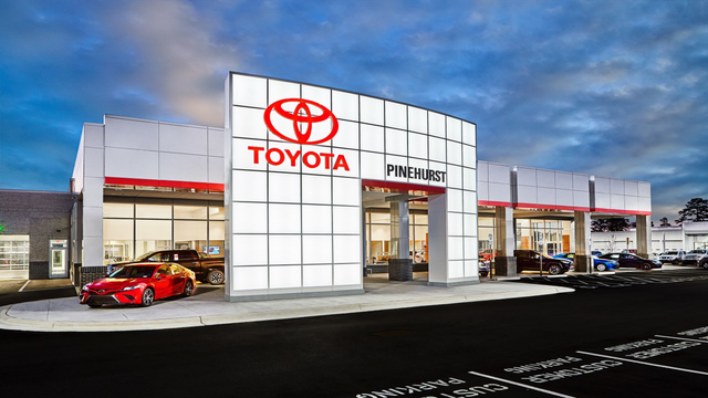 Used 2024 Toyota Corolla XLE with VIN JTDBCMFEXRJ027062 for sale in Northfield, Minnesota
