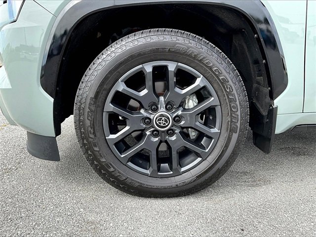 2024 Toyota Sequoia 350 F SPORT photo 7