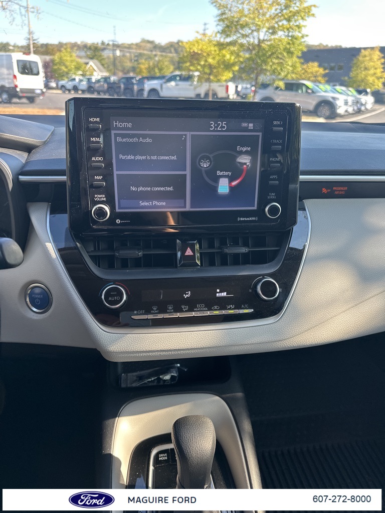 2022 Toyota Corolla Hybrid LE photo 11