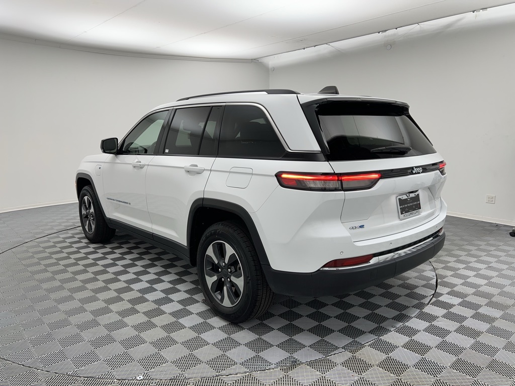 2023 Jeep Cherokee 4xe photo 4