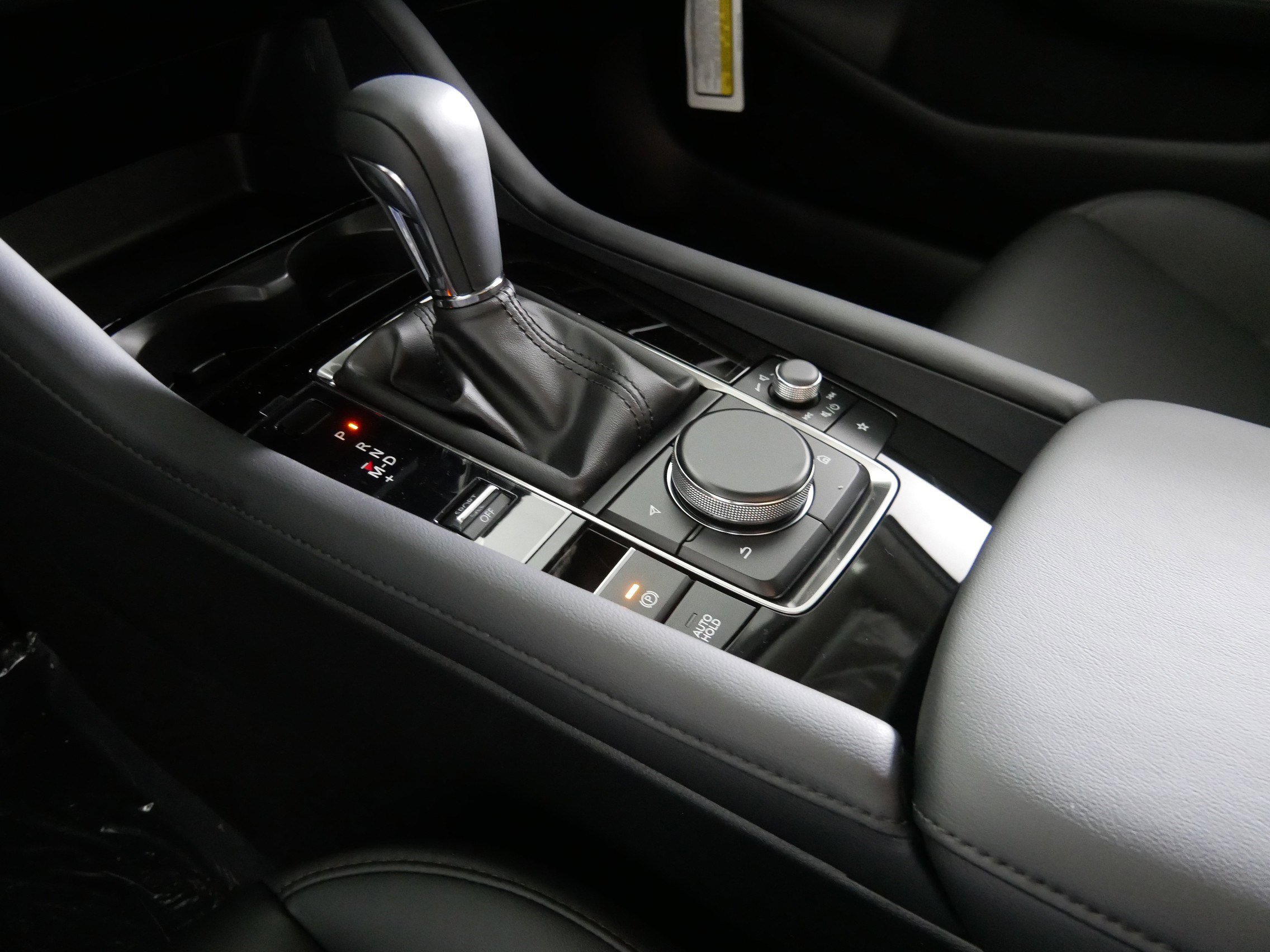 2025 Mazda Mazda3 Sedan 2.5 s Preferred photo 6