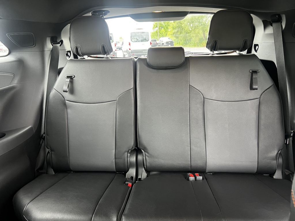 2022 Toyota Sienna XSE photo 20