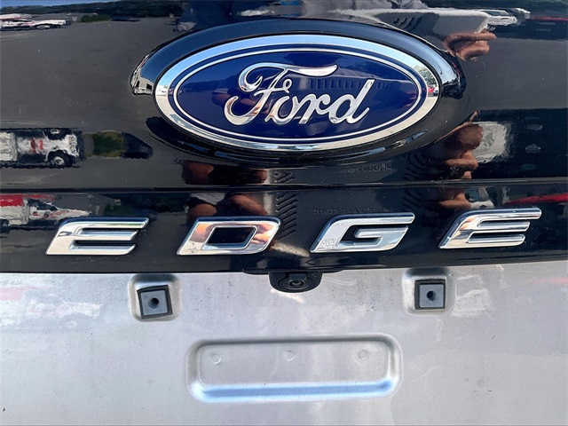 2022 Ford Edge SEL photo 8