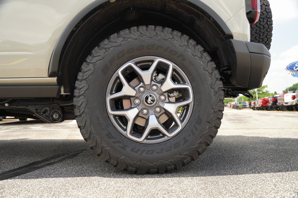 2025 Ford Bronco Badlands photo 8