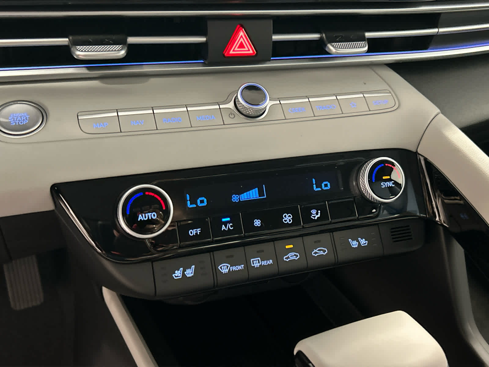 2025 Hyundai Elantra Hybrid Limited photo 38