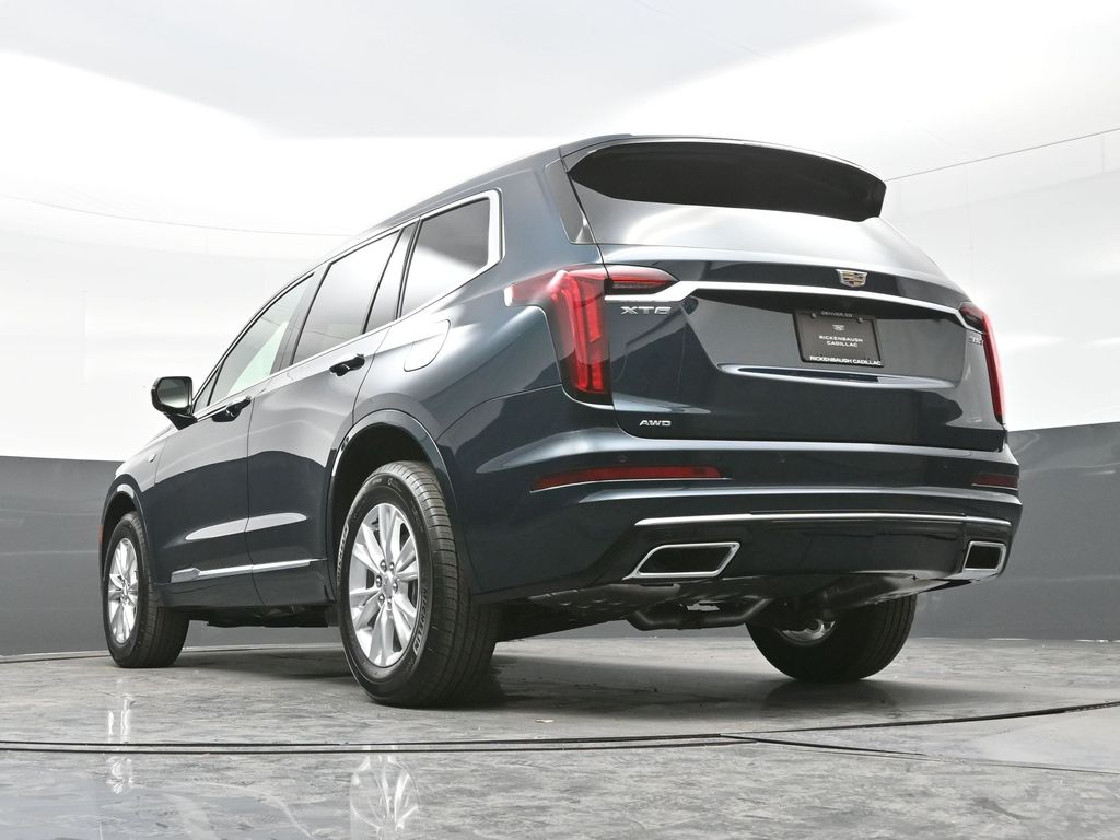2025 Cadillac XT4 Luxury photo 21