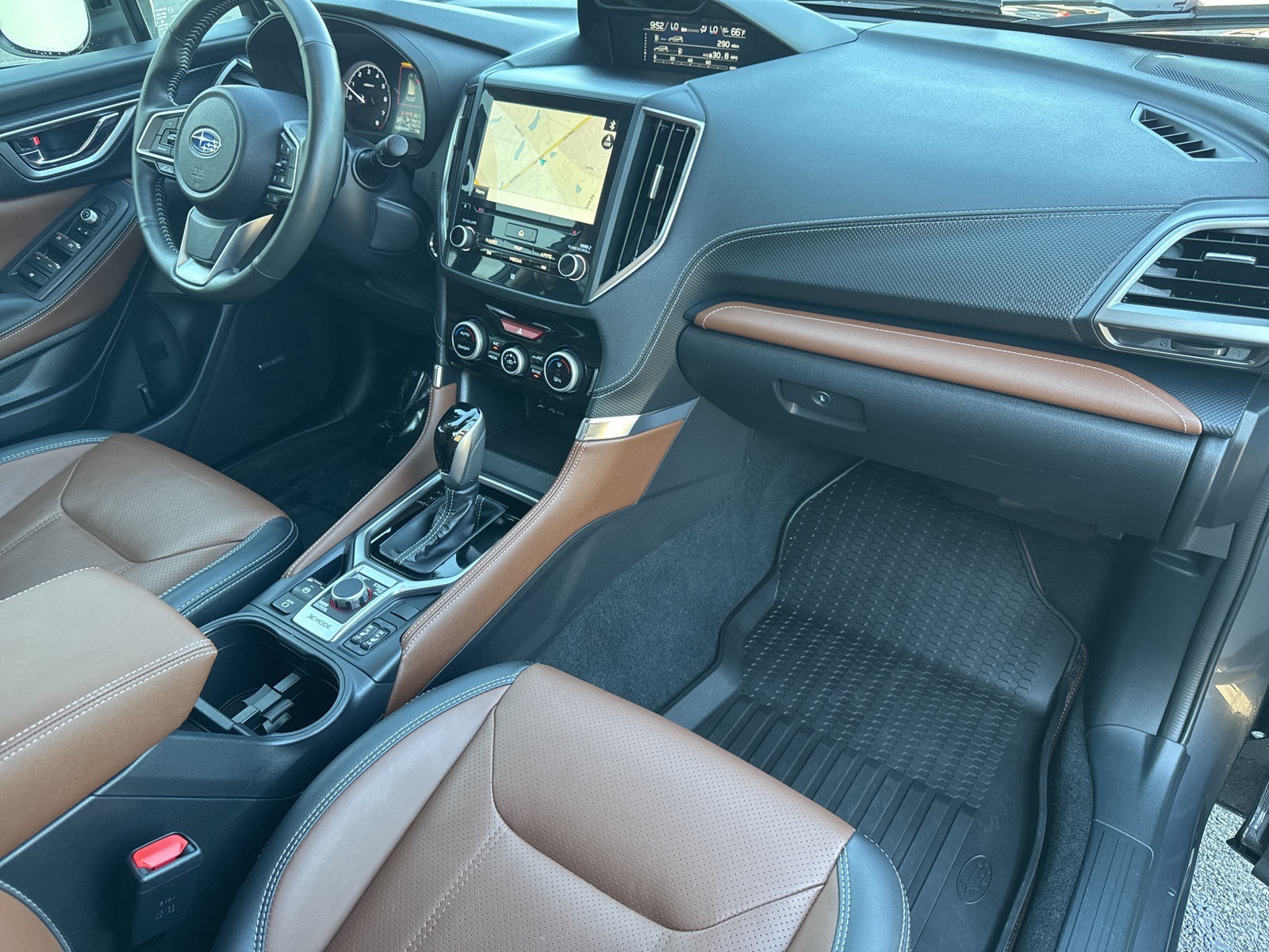 2022 Subaru Forester Touring photo 8