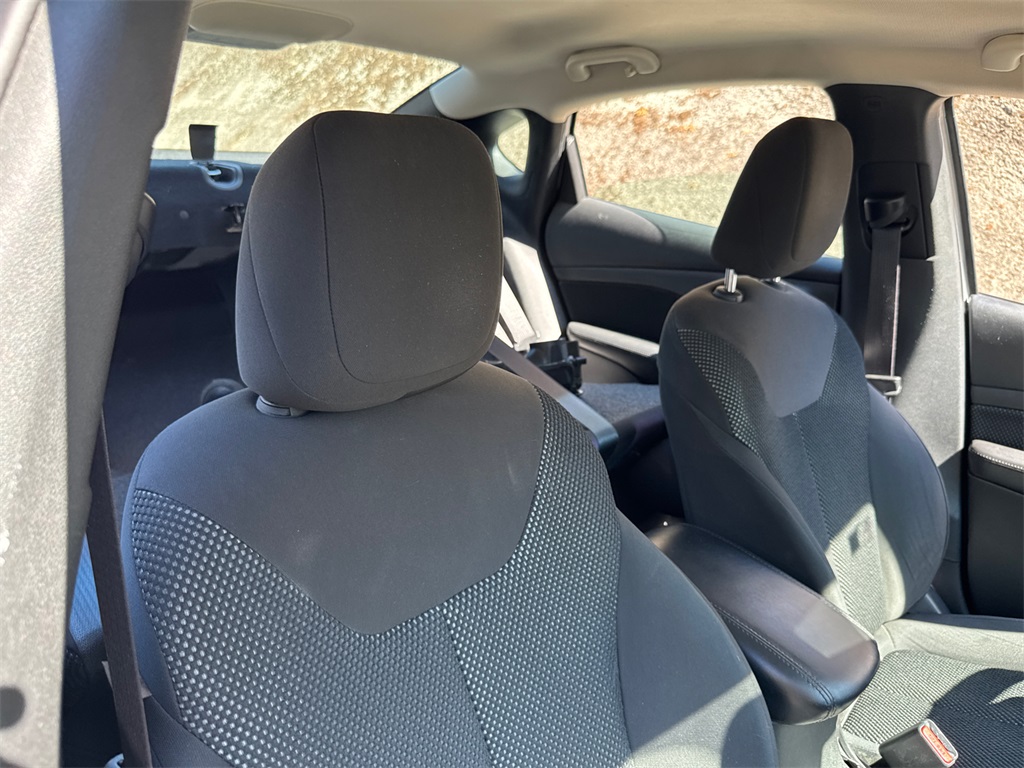 2016 Dodge Dart SE photo 3