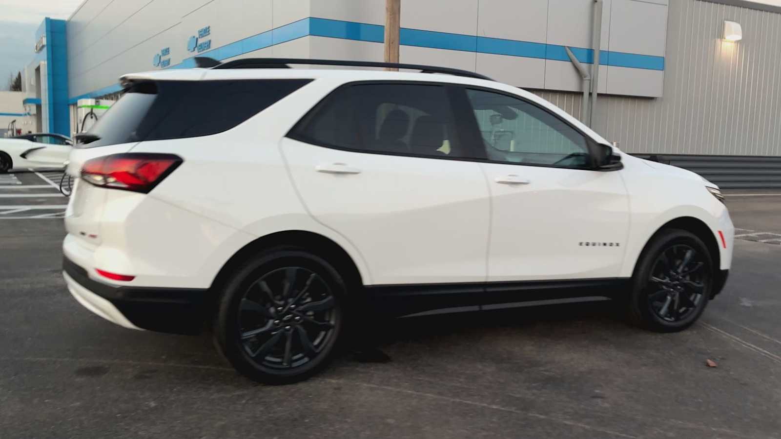 2022 Chevrolet Equinox RS photo 2