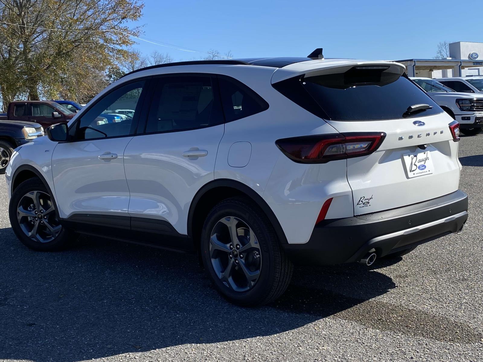 2025 Ford Escape ST-Line photo 4
