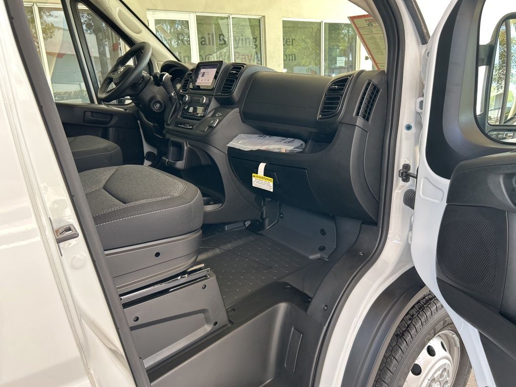 2023 Ram ProMaster 3500 Window Van photo 12