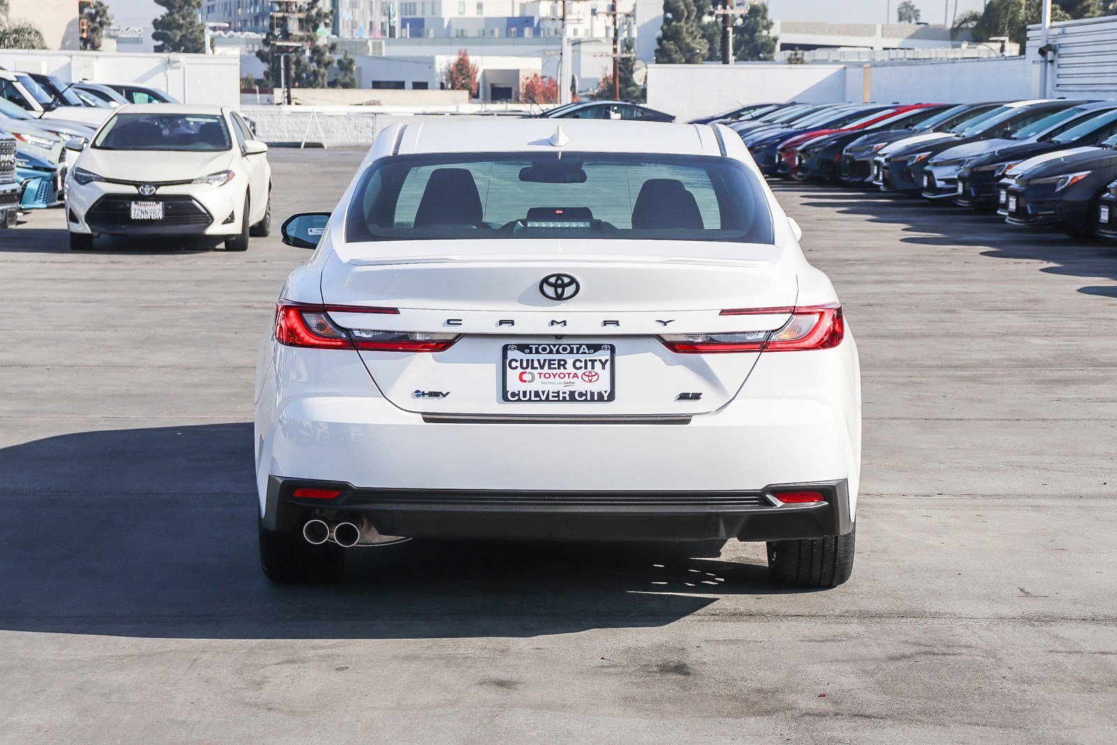 2025 Toyota Camry SE photo 6