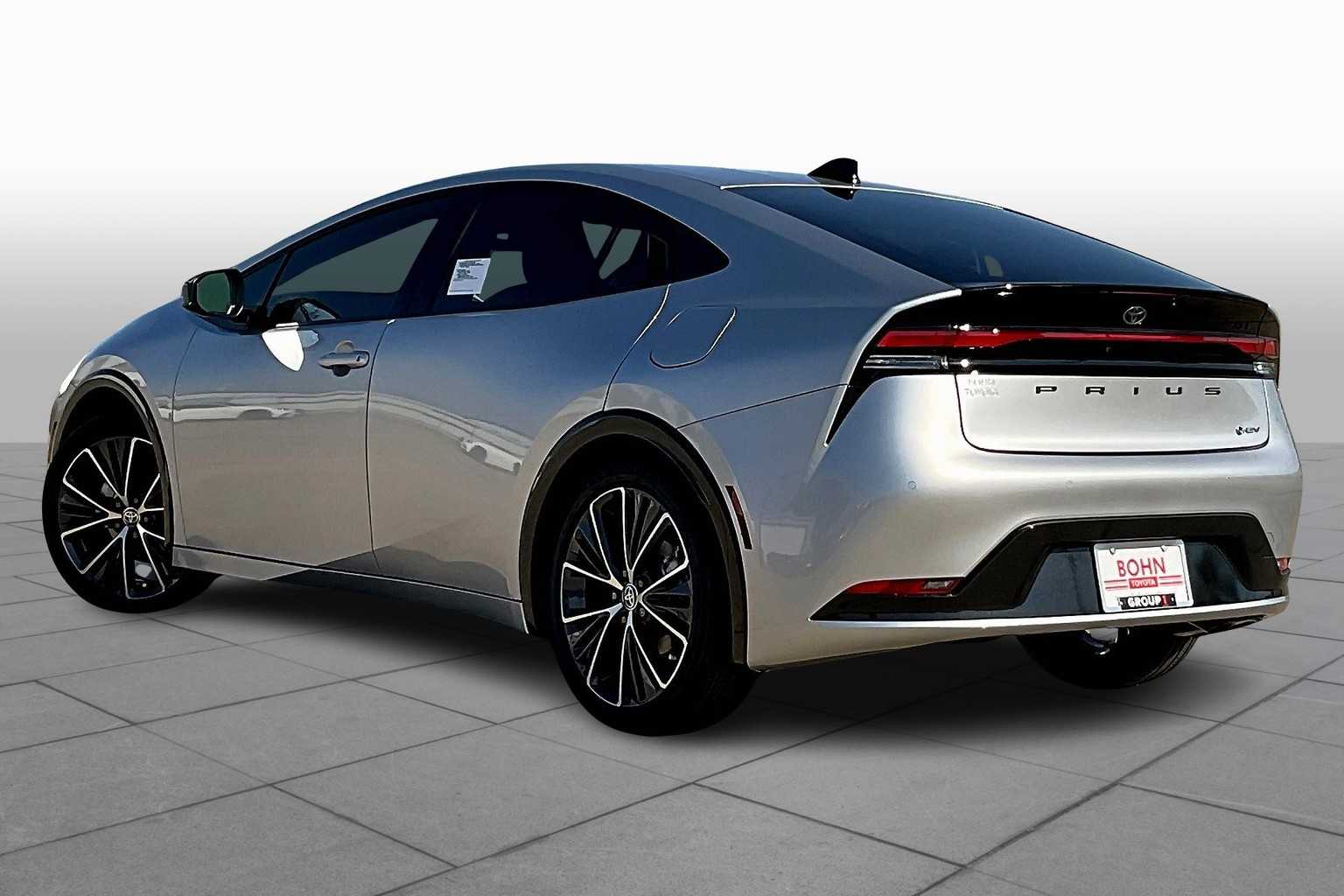 2026 Toyota Prius XLE photo 11