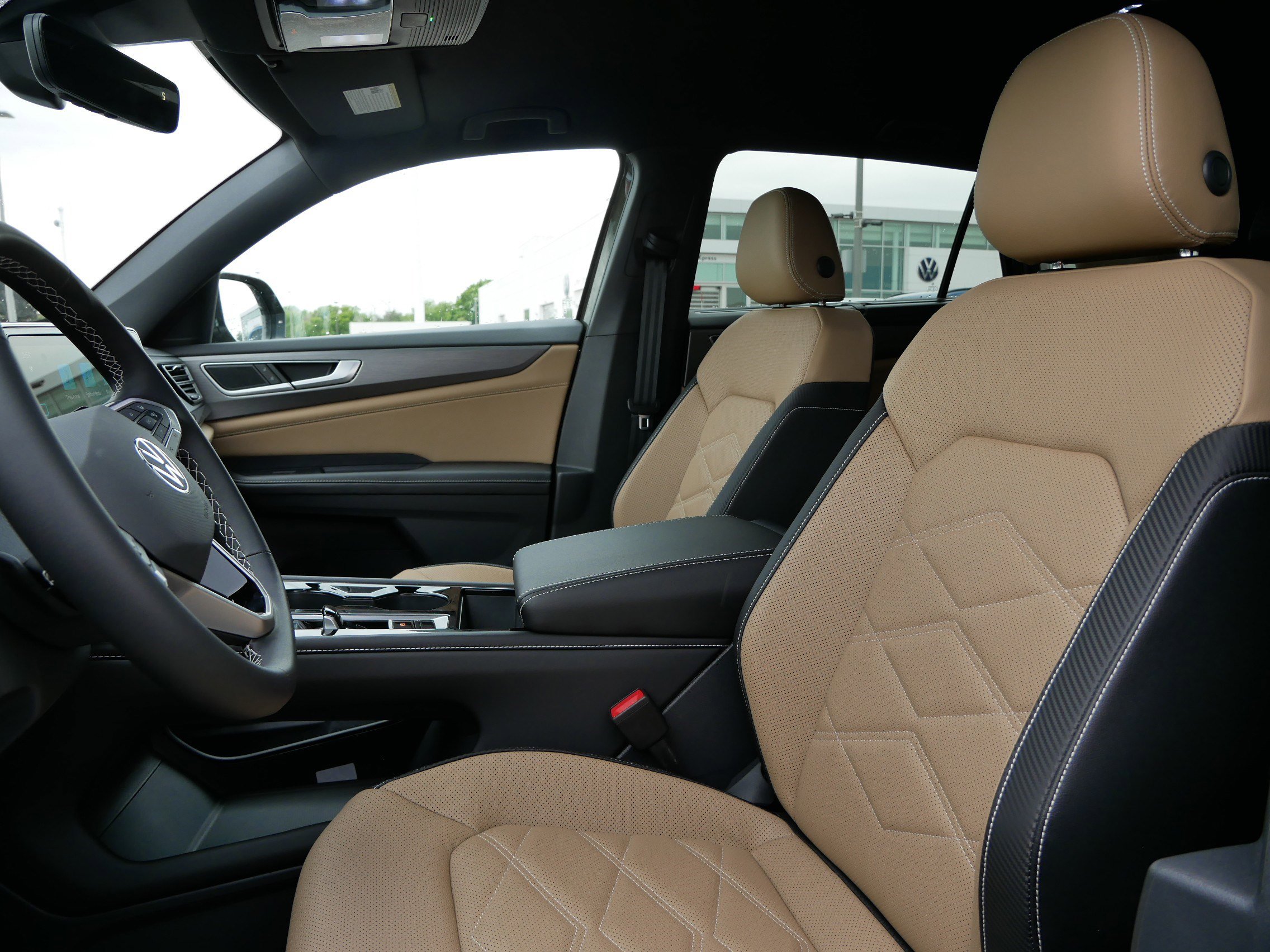2025 Volkswagen Atlas Cross Sport SE Technology photo 2