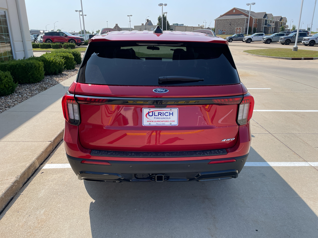2025 Ford Explorer ST-Line photo 5