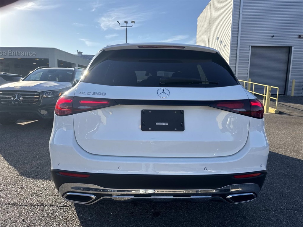 2026 Mercedes Benz GLC 300 photo 4