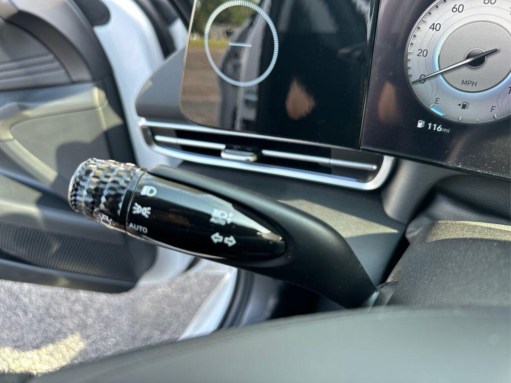 2025 Hyundai Elantra SEL Convenience photo 17