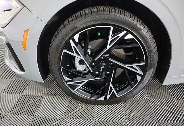 2025 Kia K5 GT-Line photo 12