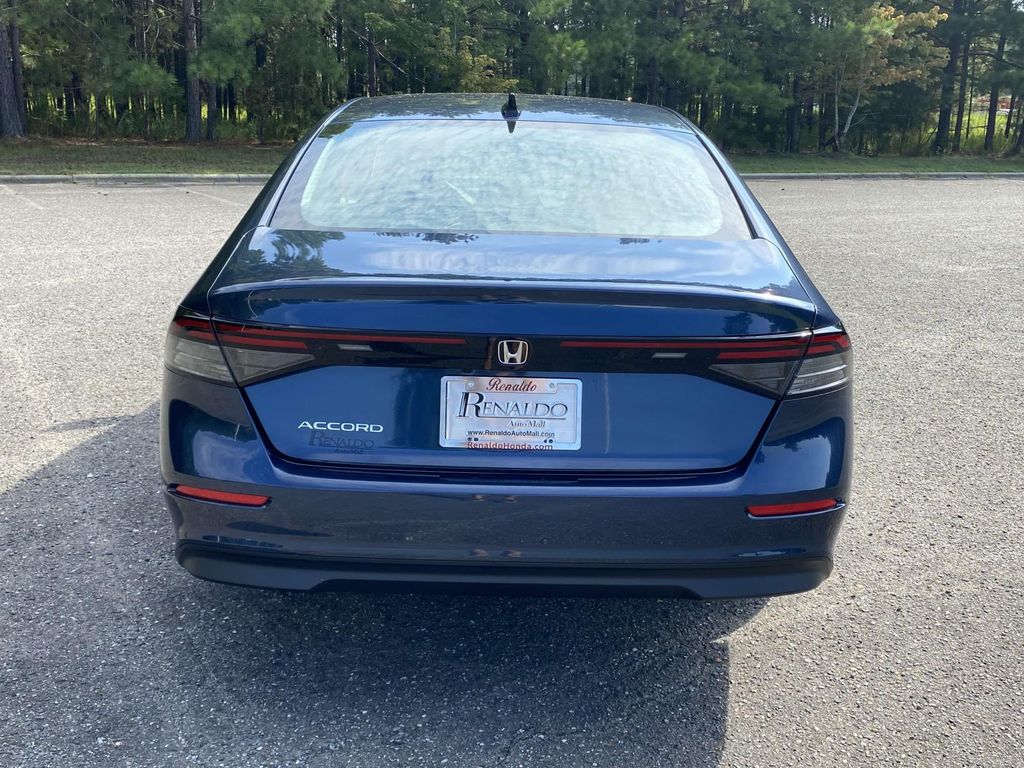 2025 Honda Accord 1.5T SE photo 3