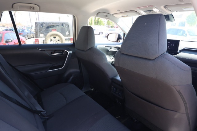 2024 Toyota RAV4 XLE photo 13