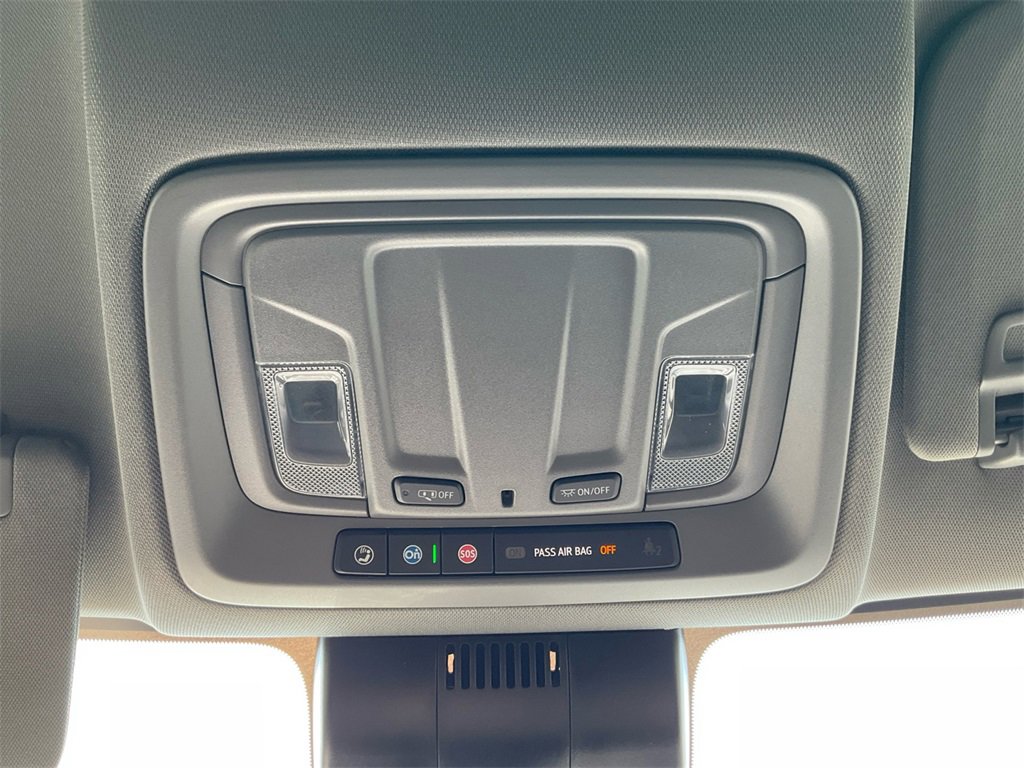 2025 Chevrolet Silverado 1500 Custom photo 28
