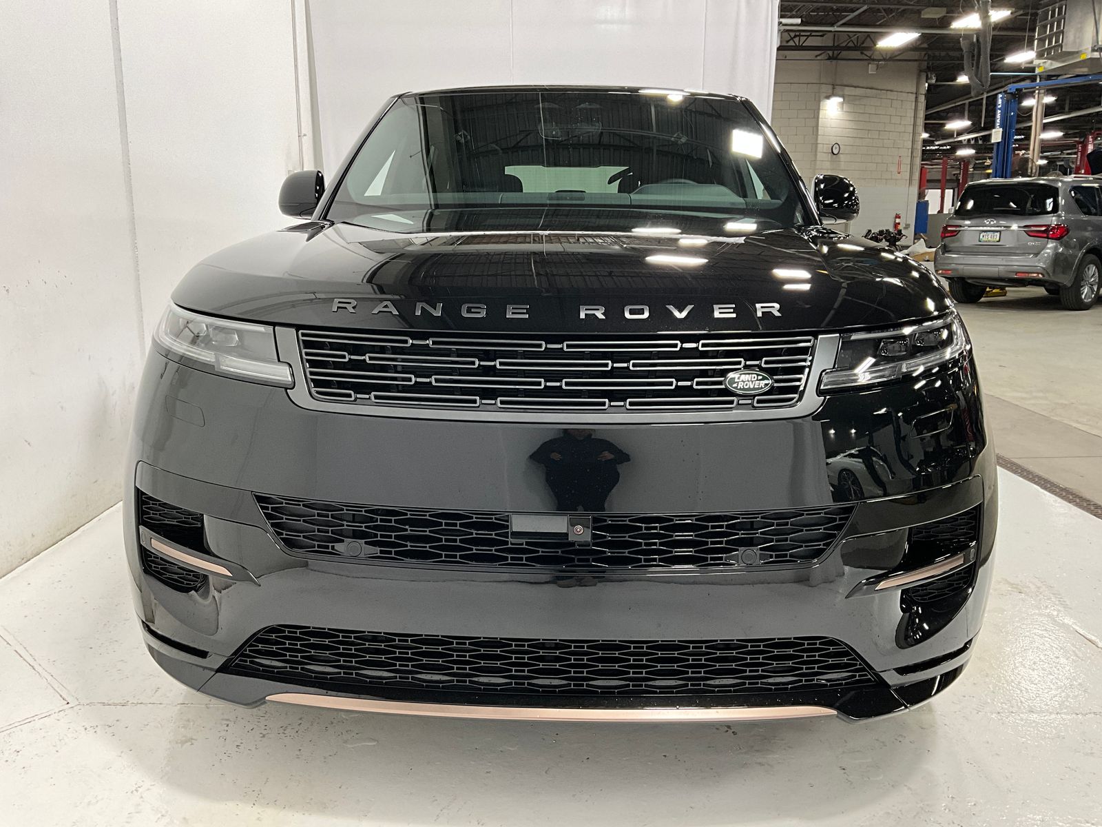New 2024 Land Rover Range Rover Sport Dynamic SUV in Des Moines 