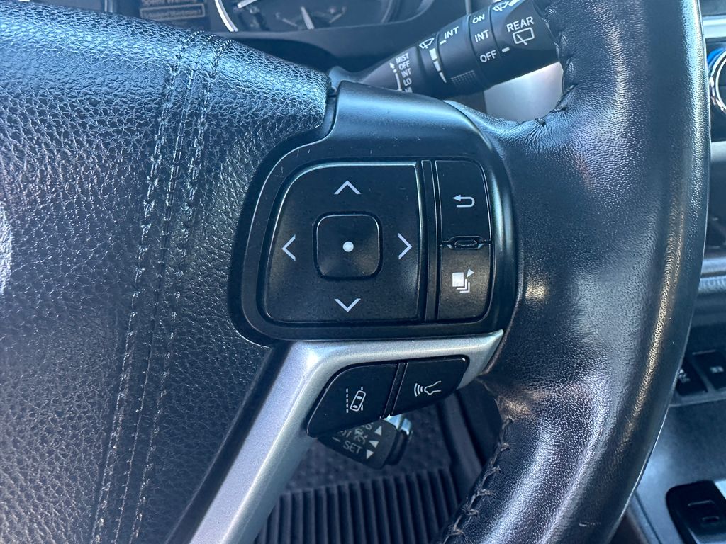 2018 Toyota Highlander XLE photo 17