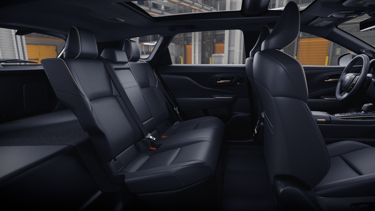 2025 Toyota Crown Signia Limited photo 21