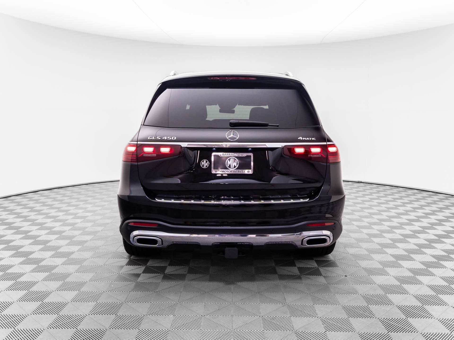 2025 Mercedes Benz GLS 450 4MATIC photo 4