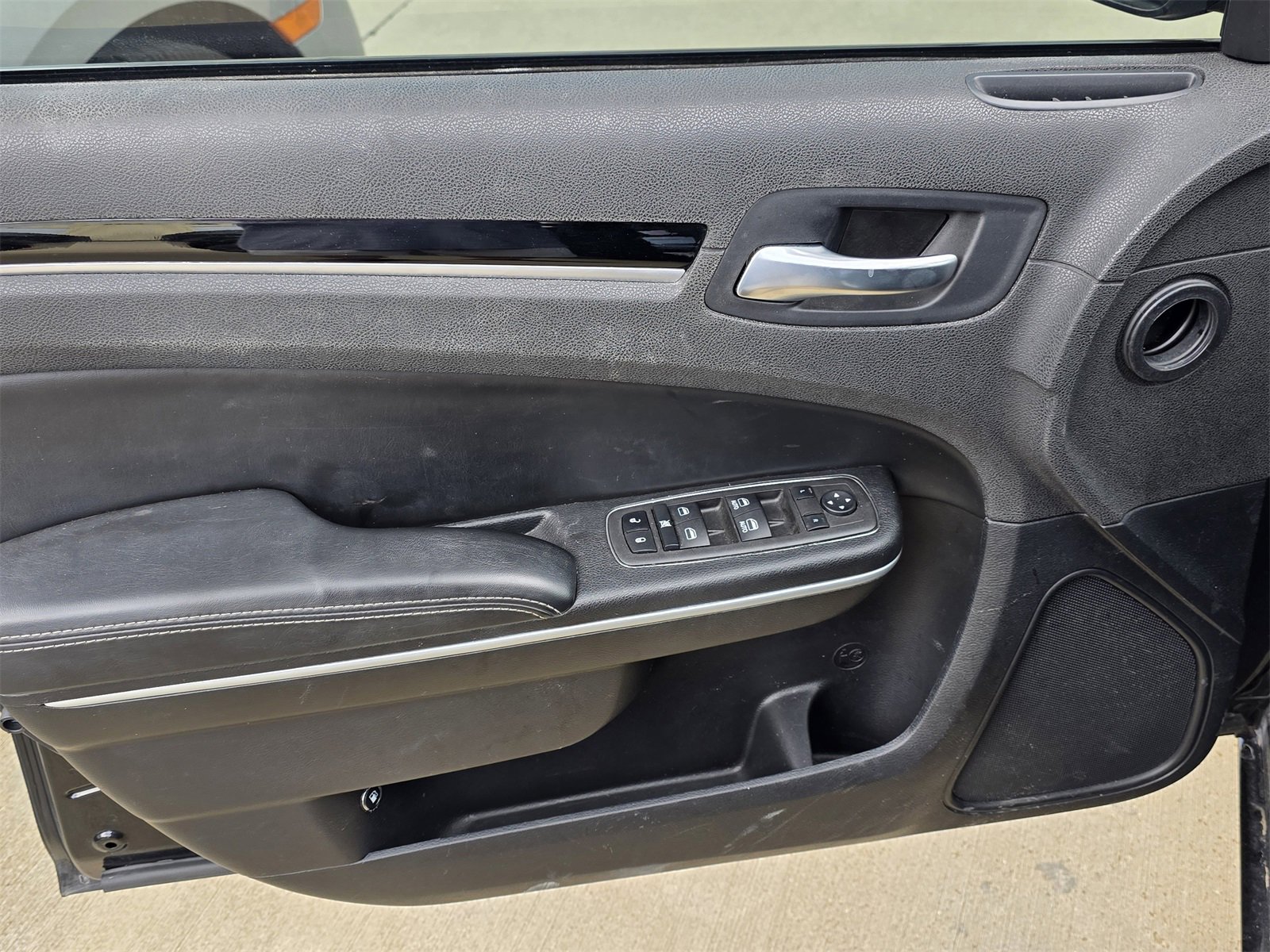 2022 Chrysler 300 S photo 5