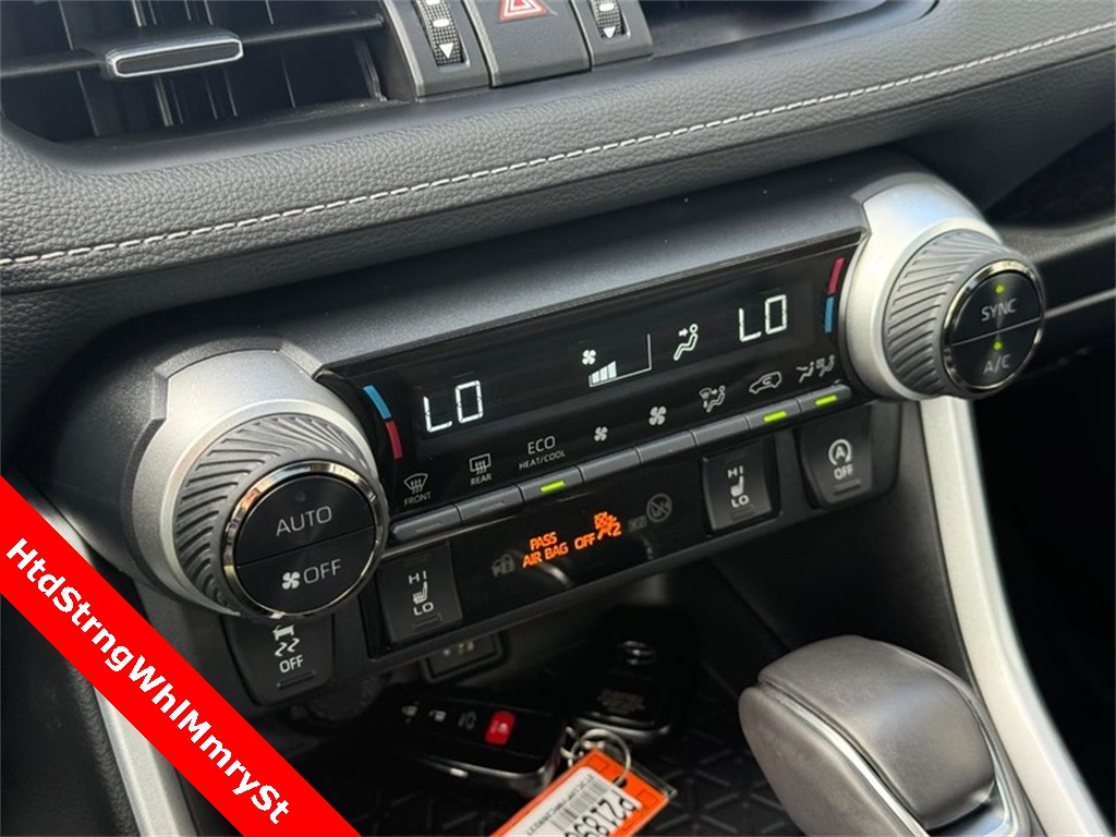 2024 Toyota RAV4 XLE Premium photo 24