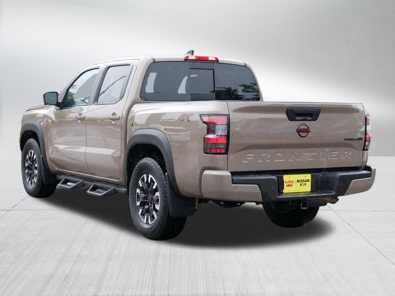 2023 Nissan Frontier PRO-4X photo 5