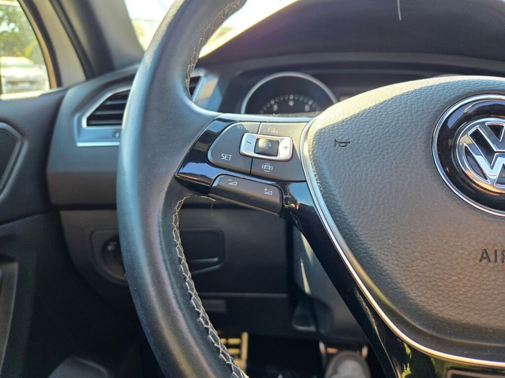 2021 Volkswagen Tiguan SE photo 26