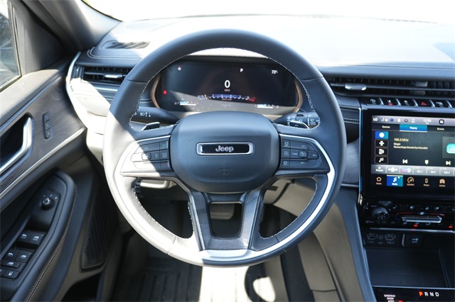 2024 Jeep Grand Cherokee Limited photo 11