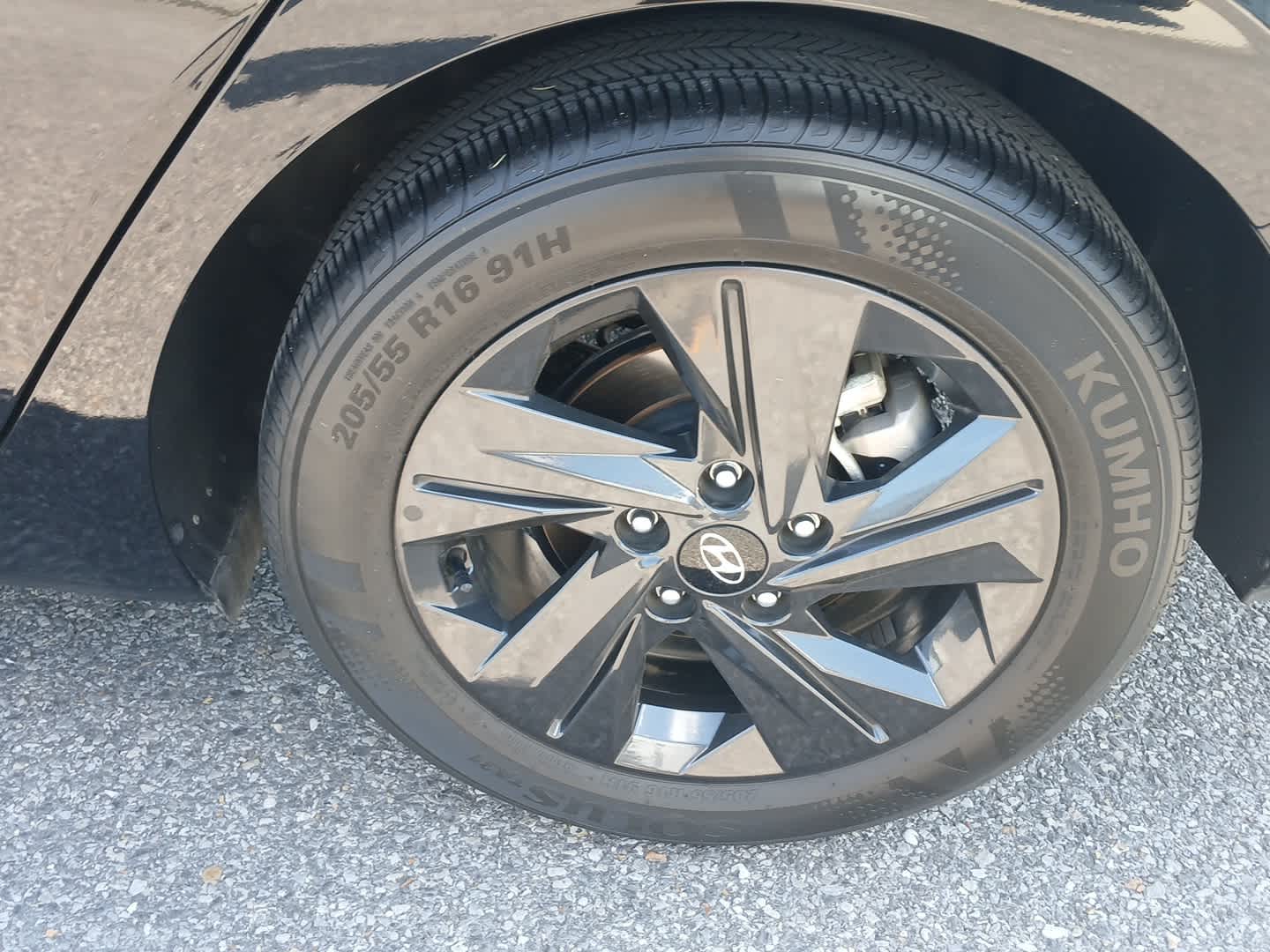 2023 Hyundai Elantra SEL photo 3