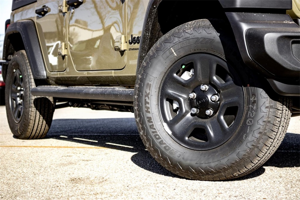 2025 Jeep Wrangler Sport photo 2