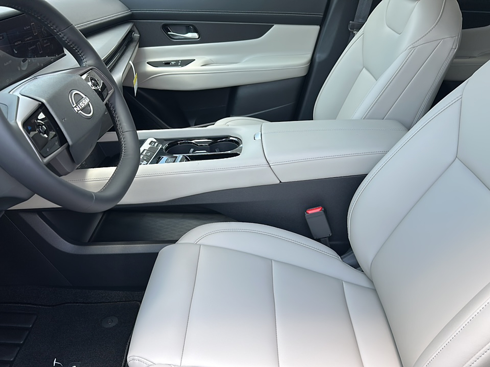 2025 Nissan Murano SV photo 2