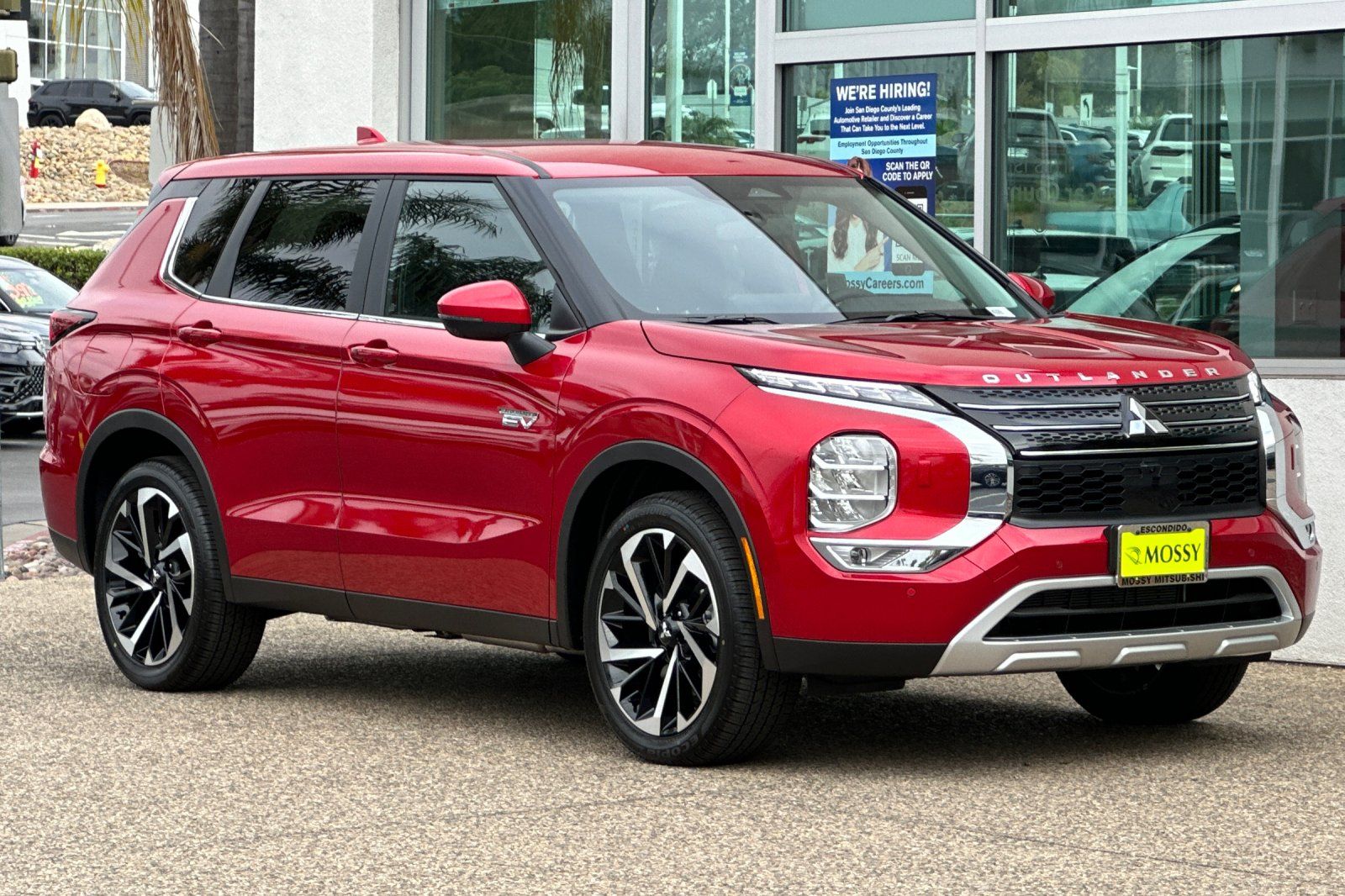 2025 Mitsubishi Outlander PHEV SE photo 2