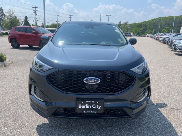 2022 Ford Edge ST photo 2