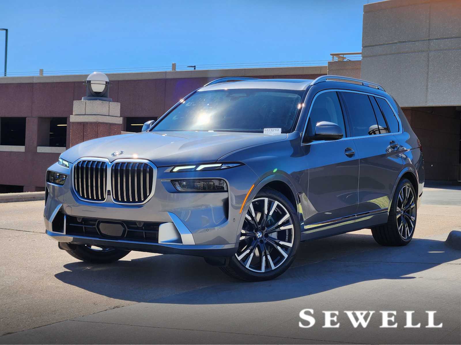 2026 BMW X7 40i's photo