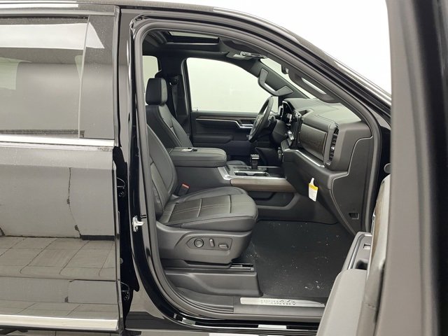 2025 Chevrolet Silverado 1500 High Country photo 11