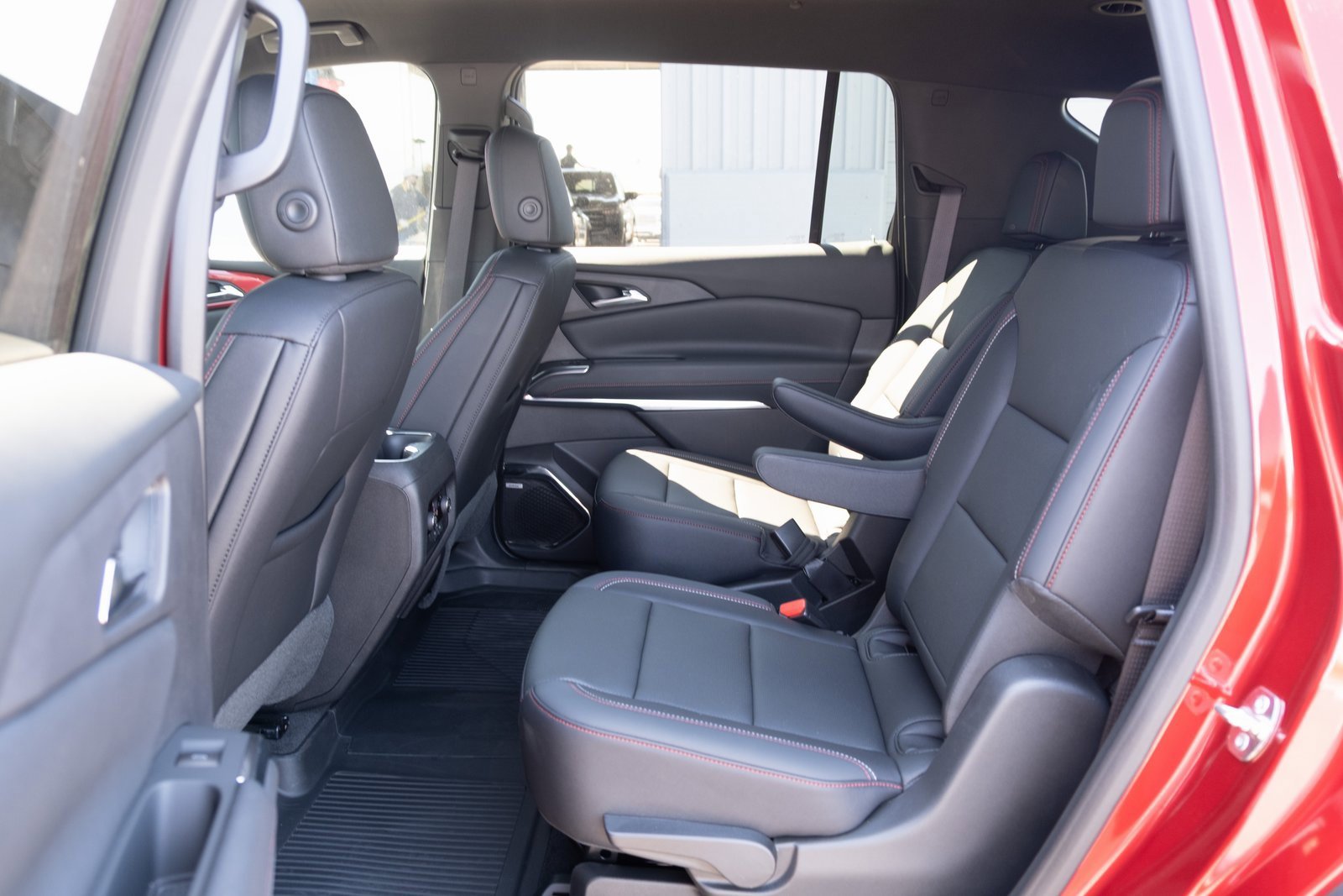 2025 Chevrolet Traverse Z71 photo 15