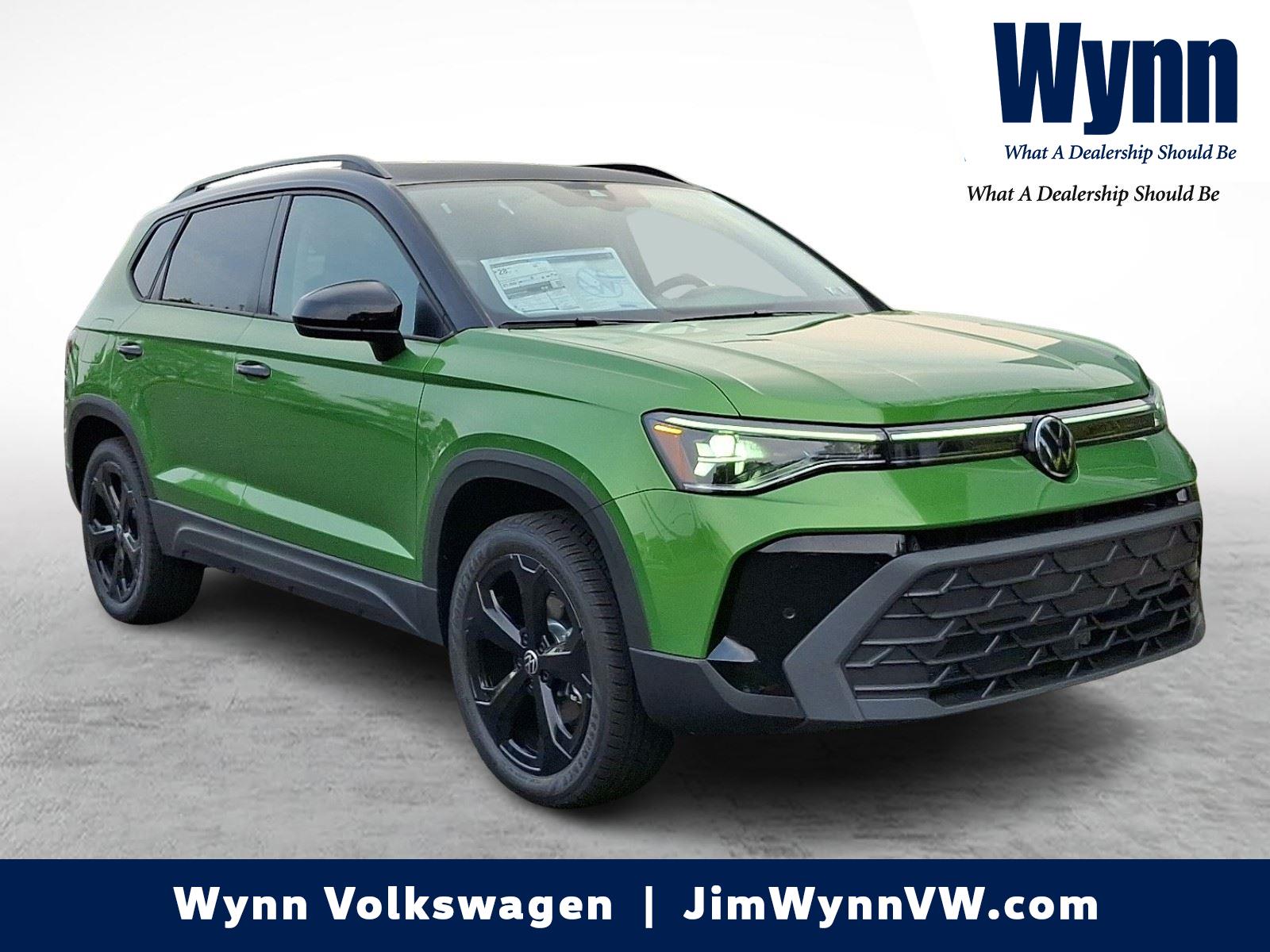 2025 Volkswagen Taos SE Black's photo